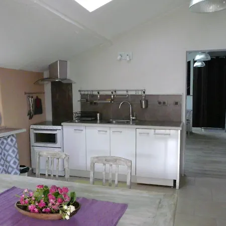 Les Lebes - Grange Loft Apartment *